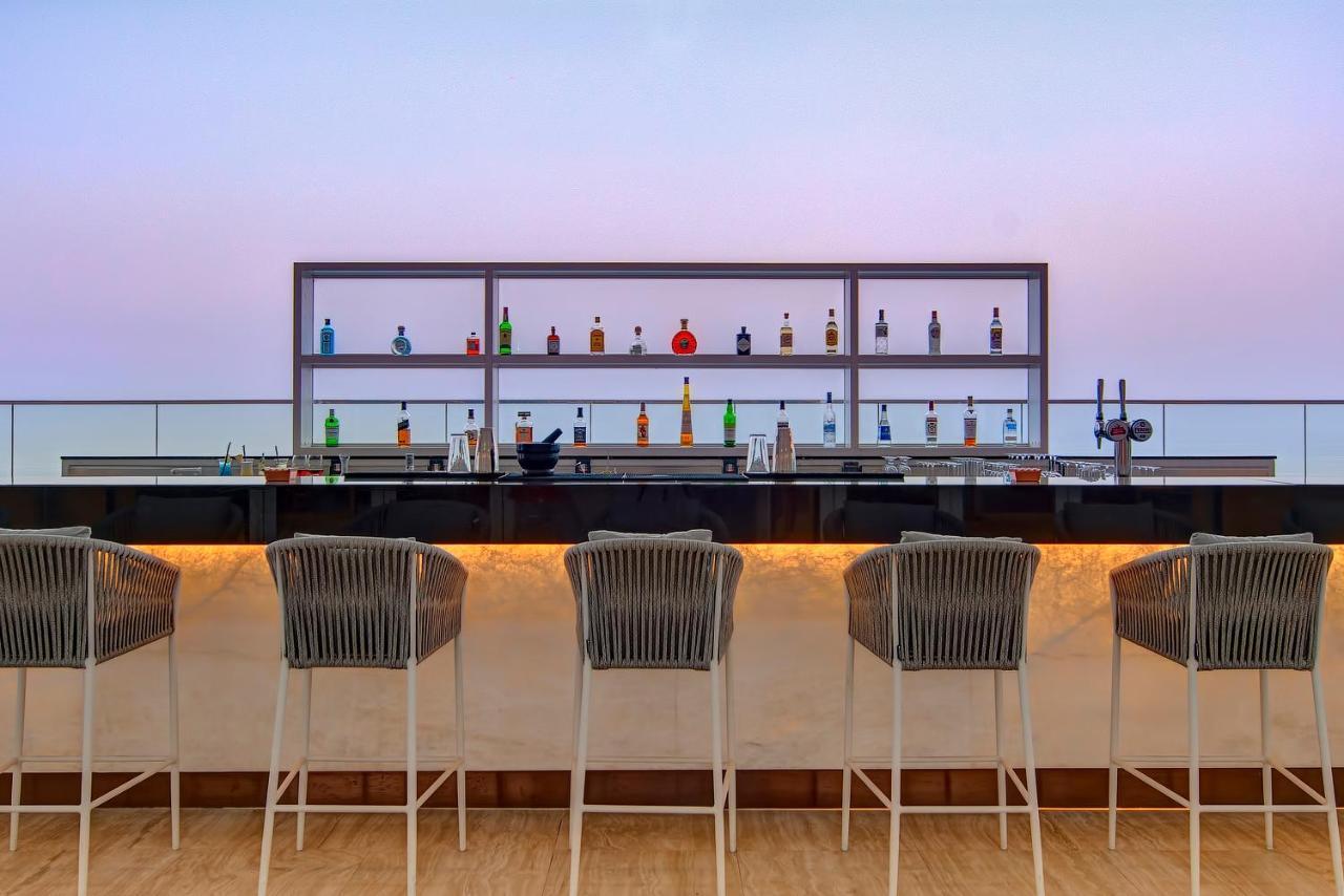 Royal M Al Aqah Beach Resort By Gewan Ngoại thất bức ảnh Sky Bar